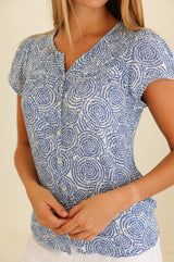 Lisbon Viscose Crinkle Blouse | Circle White/Blue - Aspiga