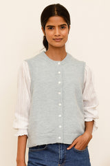 Buy the Look | Alpaca gilet, Blouse & Jeans - Aspiga