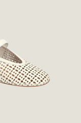 Maia Flat | White