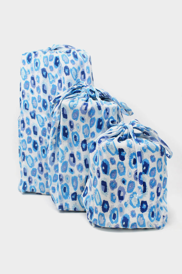Set-Of-3-Sustainable-Gift-Bags-Simba-White-Blue