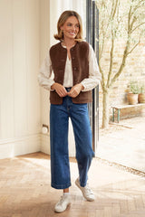 Buy the Look | Gilet, Blouse & Jeans - Aspiga