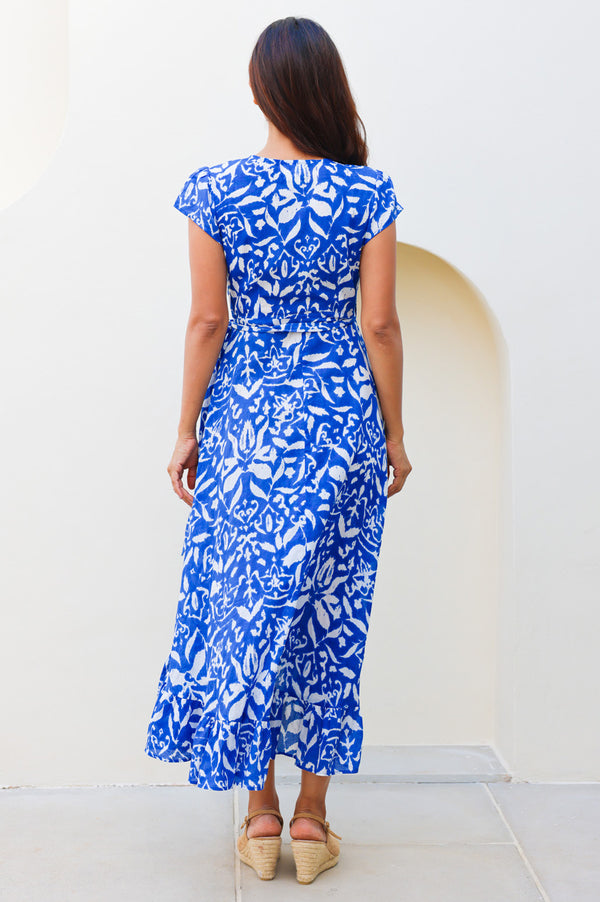 maxi dress apple shape Apple Shaped Body Dress Style Guide 2026