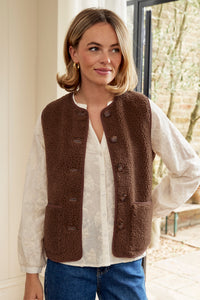 Borg Wool Blend Gilet | Chocolate - Aspiga
