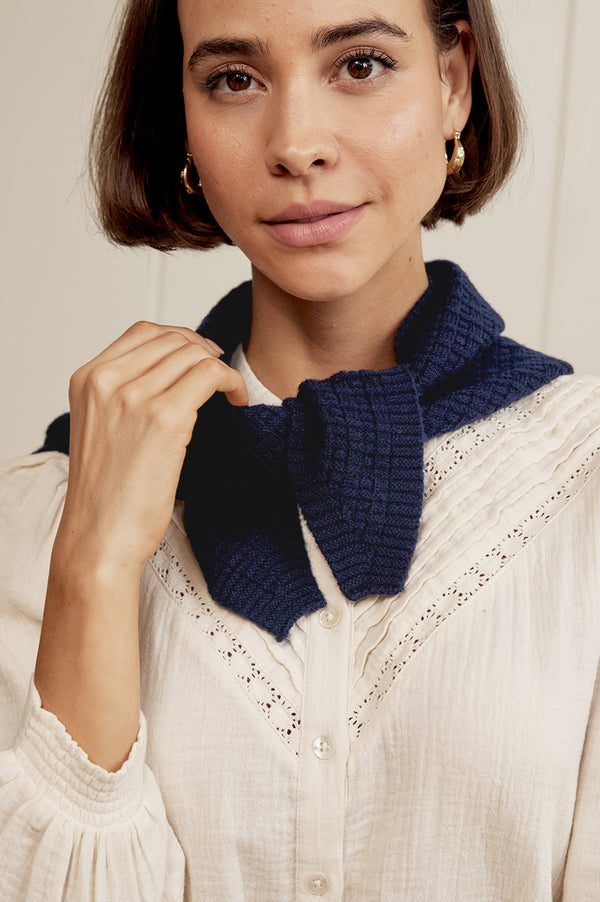 Merino Wool Tie Neck Scarf | Navy