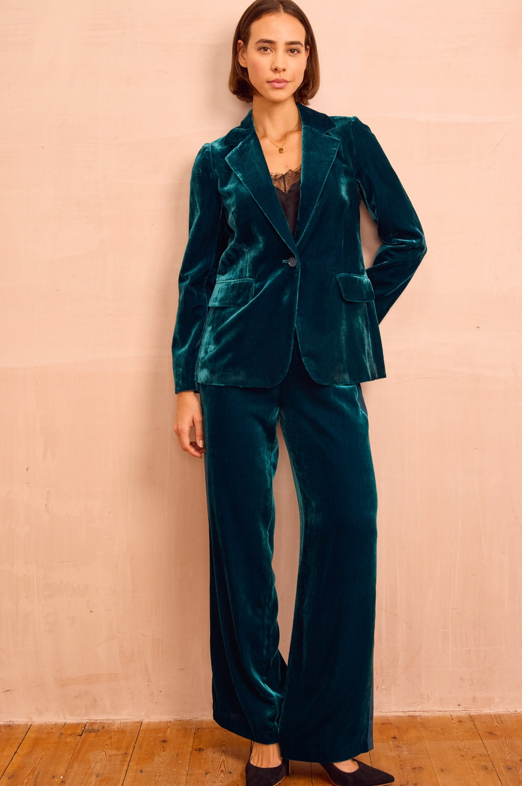 Asha Velvet Single Breasted Blazer