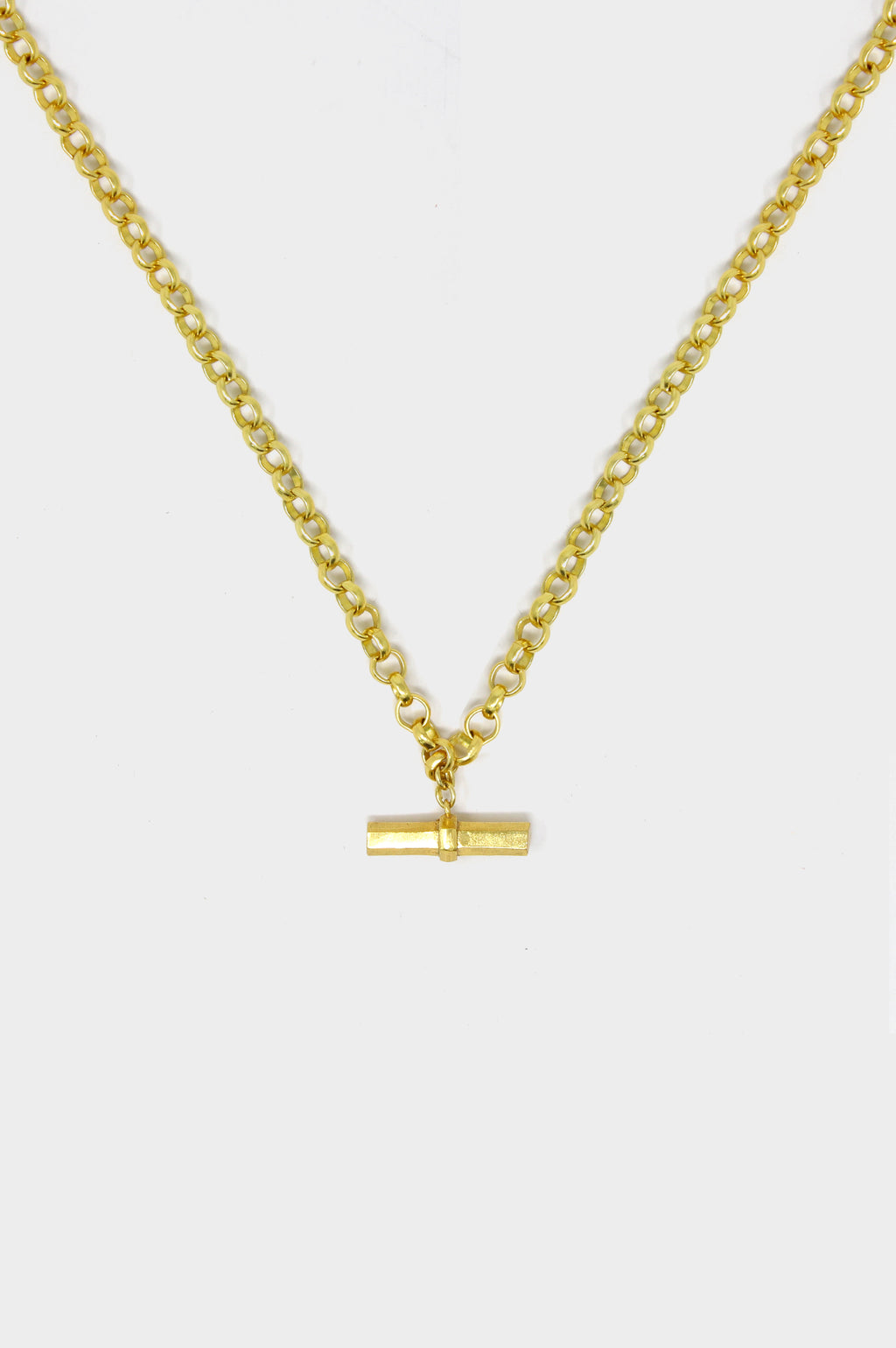 18ct white gold long link curb 55cm T-bar chain | Cerrone