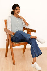 Buy the Look | Alpaca gilet, Blouse & Jeans - Aspiga