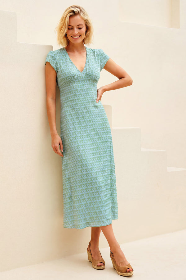 casual dresses for hourglass figure How to balance an hourglass body type