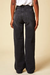 Straight-Leg-Regular-Jean-Black