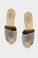 Laura-Mule-Gold-Aspiga